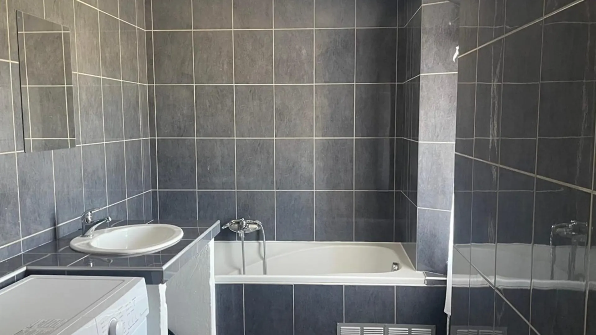 Bright Apartment In Le Muy With View And Amenities